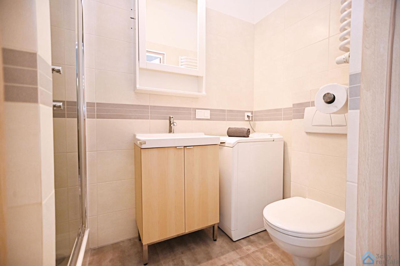 Beige And Red 3City Studio In Sopot With Outdoor Parking By Noclegi Renters Ngoại thất bức ảnh