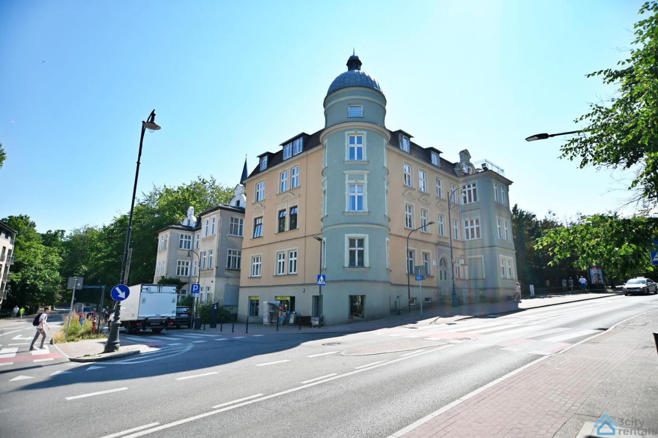 Beige And Red 3City Studio In Sopot With Outdoor Parking By Noclegi Renters Ngoại thất bức ảnh