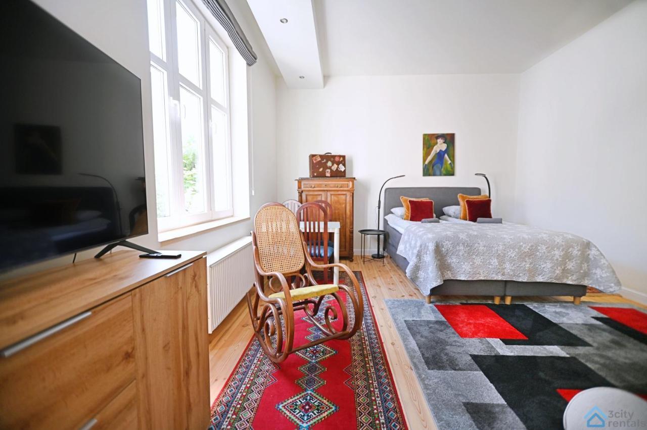 Beige And Red 3City Studio In Sopot With Outdoor Parking By Noclegi Renters Ngoại thất bức ảnh